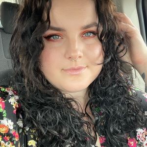 Meet your Posher, Liz